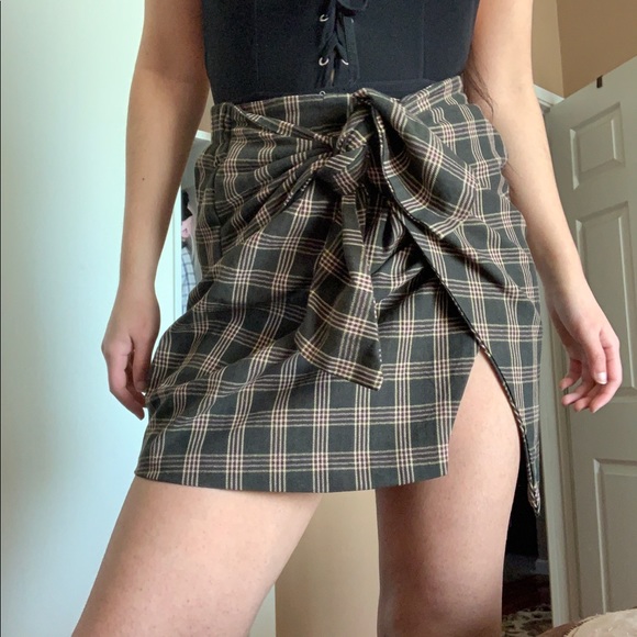 Plaid Tie Front Slit Skirt - Picture 2 of 9